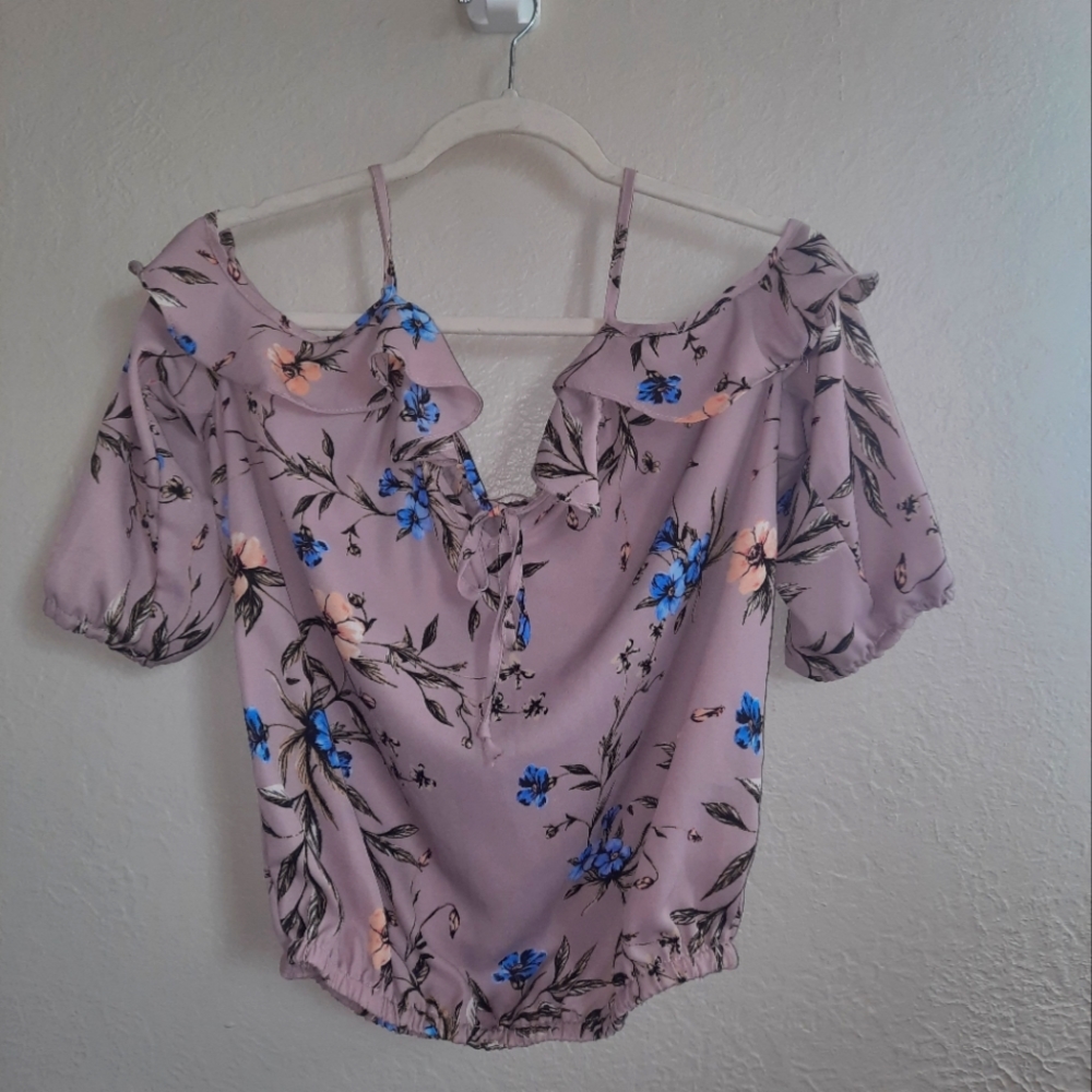 Cute of the shoulder blouse